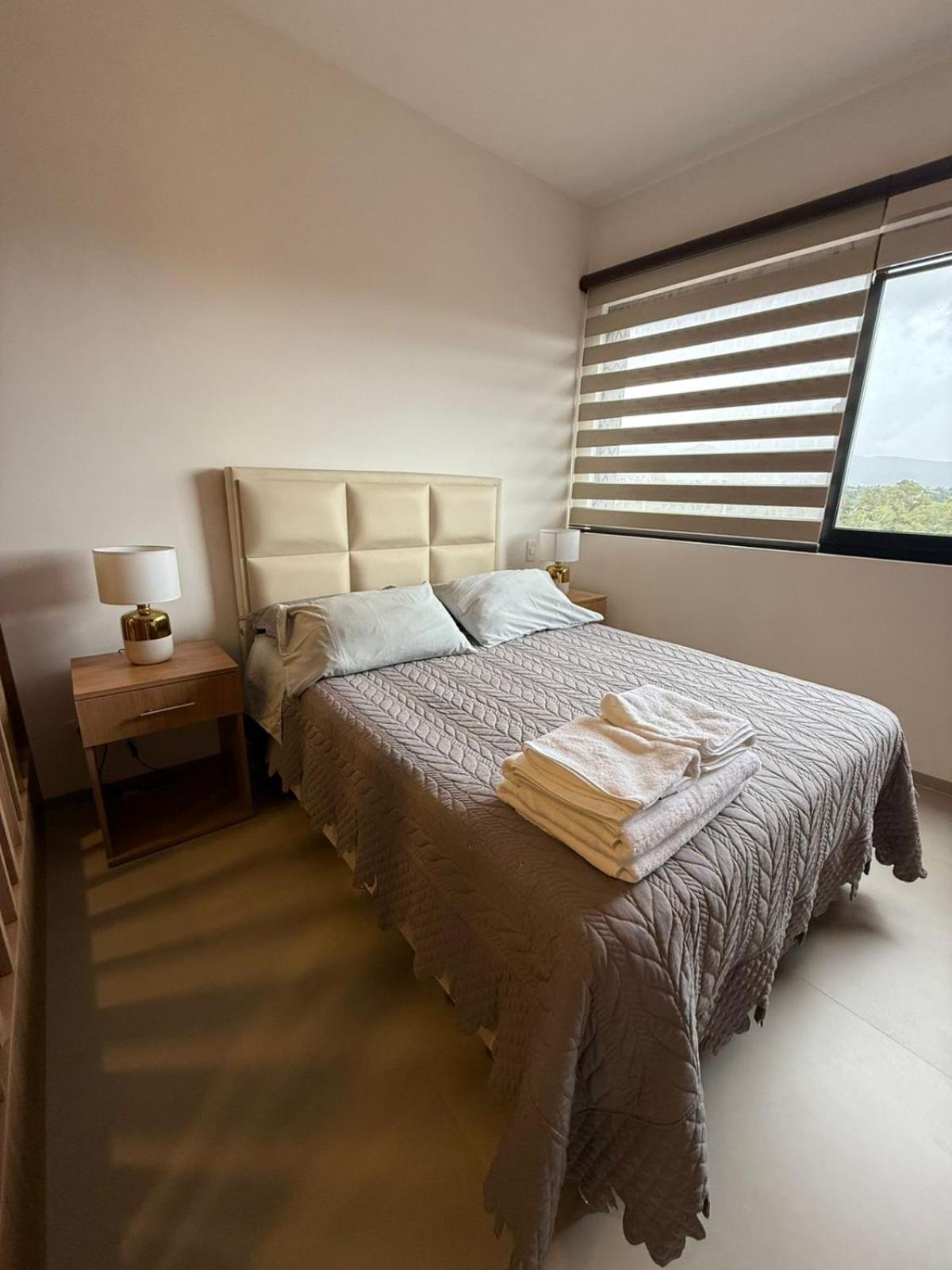Amazing And In The Chic Area Apartment *